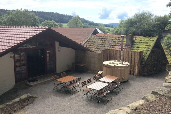 Stugans exteriör [sommar]