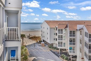 Oceanview Unit (Balcony 1/2)