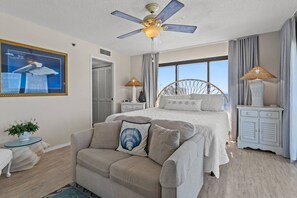 Wrap around Gulf views in the master bedroom