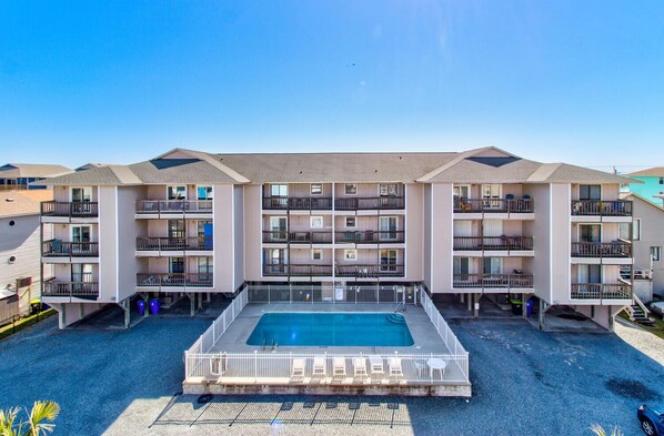 Winds IV Exterior