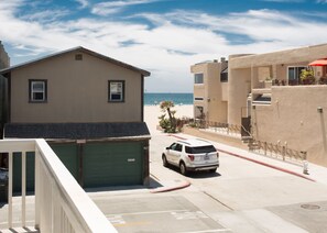 Ocean View & Location