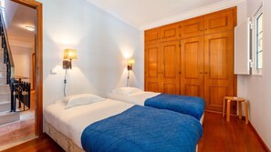 This bedroom features 2 single beds with quality bed linen for a good night's rest
#bedroom #bed #rest #relax #algarve #portugal
