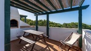 On the terrace you can use the BBQ grill and enjoy the wonderful Algarve weather while having a meal or a glass of wine #BBQ #terrace #sun #algarve #portugal