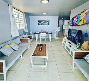 Living room/dining room