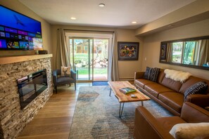 Livingroom.jpg