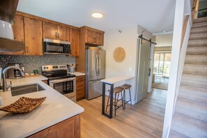 Entrance to kitchen.jpg
