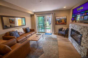 Livingroom.jpg