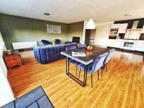 Where style meets comfort: your perfect gathering spot.