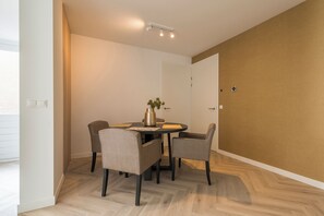 Cozy stay at Bed en Koffie near Centrum Roosendaal.
Gezellig verblijf bij Bed en Koffie vlakbij Centrum Roosendaal.
Gemütlicher Aufenthalt bei Bed en Koffie in der Nähe vom Zentrum Roosendaal.