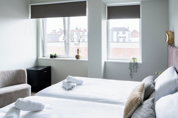 Wake up refreshed in your cozy Bed en Koffie double bed in Centrum Geertruidenberg.