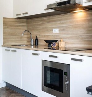 Communal Cooking: Access our shared/communal kitchen through the communal hallways for a taste of togetherness.