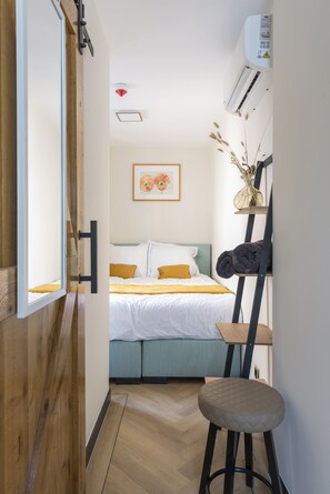 Cozy room with kitchen access at Harmony, your budget-friendly base in Tilburg city center.
Kamer met keuken toegang in Hotel Centrum Tilburg—bij Harmony slaap je goedkoop én centraal.