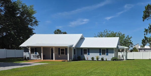 Quiet, secluded location in the middle of Swansboro.