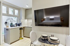 CUISINE ET COIN REPAS