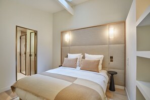 Chambre 2 lit queen size avec SDB douche 