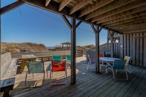 Mid Level Oceanfront Deck