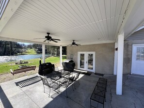 Pappaws Pad 2 Covered Patio