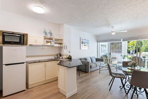 The kitchen has ample storage and bench space to ensure you can enjoy making home cooked creations with ease. 
