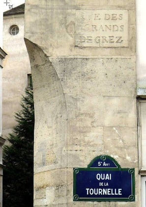 The most central address in Paris. The building is at 67 Quai de la Tournelle
