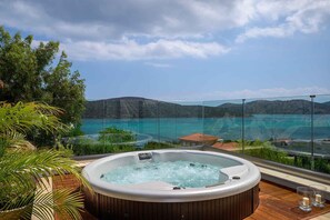 Bain à remous extérieur