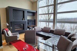 Living room with gas fireplace