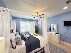 Master king tempurpedic bed with canopy