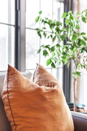 Indulge in Spacious Luxury: Our living room, designed for both comfort and elegance, awaits your arrival. Located in the heart of Stratford, close to the festival and downtown's vibrant scene, it’s where luxury meets convenience