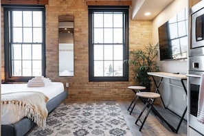 Rest in Elegance: After a day at the Stratford Festival, unwind in our serene bedrooms. Featuring comfortable bedding and free Wi-Fi, our space ensures a restful night in the heart of Stratford's historical downtown