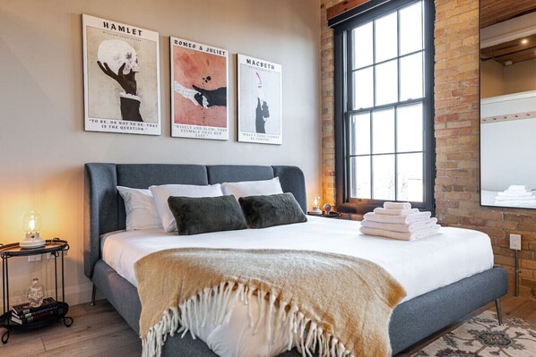 Rest in Elegance: After a day at the Stratford Festival, unwind in our serene bedrooms. Featuring comfortable bedding and free Wi-Fi, our space ensures a restful night in the heart of Stratford's historical downtown