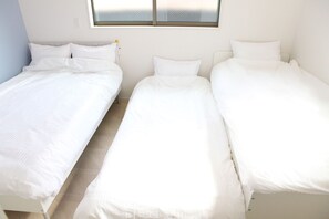 Bedroom 1: Can accommodate 1 to 4 guests.