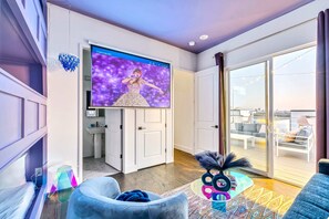 Discover your Nashville oasis—a stylish retreat ideal for bachelorette parties or family reunions! With a spacious layout and stunning rooftop views, this vacation rental offers the perfect setting for large groups to relax and enjoy Music City.