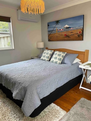 Queen bed with pillow top
Mattress