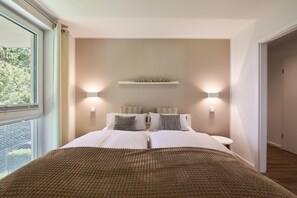 erstes Schlafzimmer mit Doppelbett 1,60x,2,00m