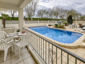 Sky, Cloud, Water, Plant, Swimming Pool, Building, Blue, Azure, Tree, House