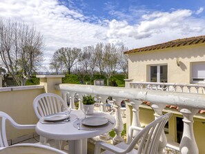 Ciel, Nuage, L'Eau, Plante, Piscine, Bâtiment, Bleu, Bleu Azur, Arbre, Maison