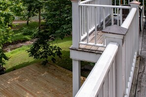 Carriage20House2030520The20Lake---0012011