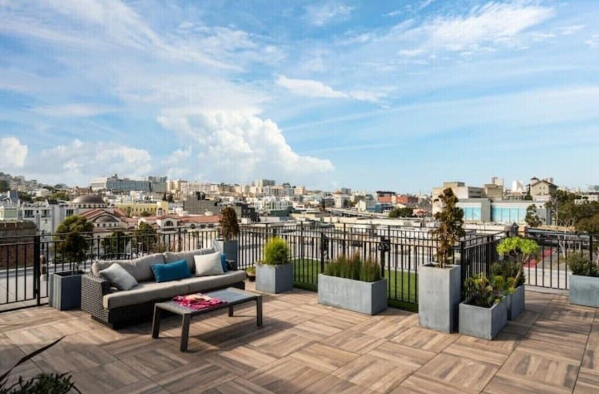 1-Br w A/C, rooftop deck, parking avail – San Francisco Life Real Estate