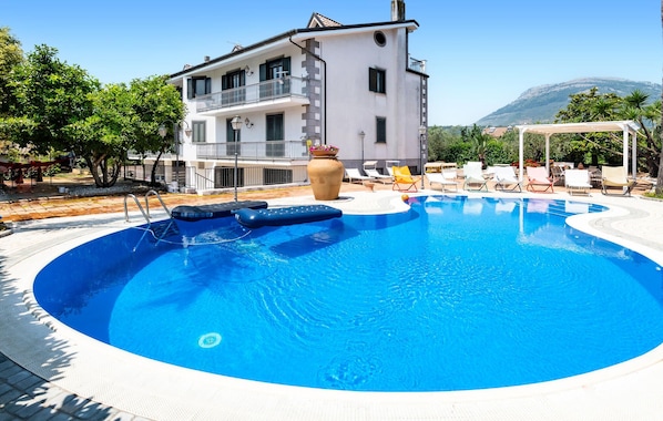 pool