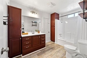 1-bedroom pet-friendly studio, just miles from Downtown San Diego by Rather Be Properties