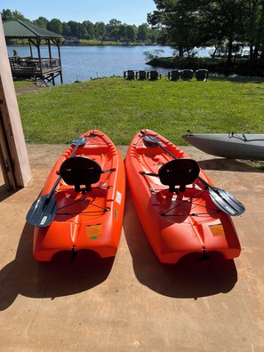 2 adult kayaks 