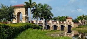 Treviso Bay Luxury Resort Condo 2/2 & Den (416)