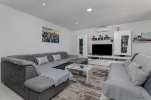 Living room 1