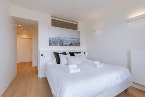 Bedroom with double bed