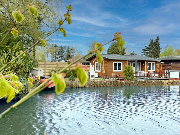 Außenseite Ferienhaus [Sommer]