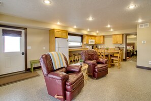 Living Area | Smart TV | 1st Floor