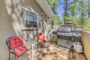 Deck | Gas Grill