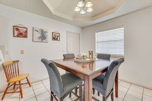 Dining Room | Dishware & Flatware Provided