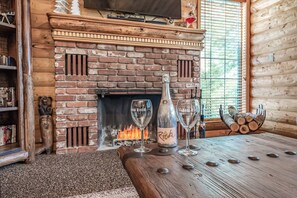 Enjoy a complimentary bottle of wine upon arrival! Cheers!