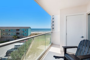 Regency Towers 401 East - Sea La Vie 401E balcony