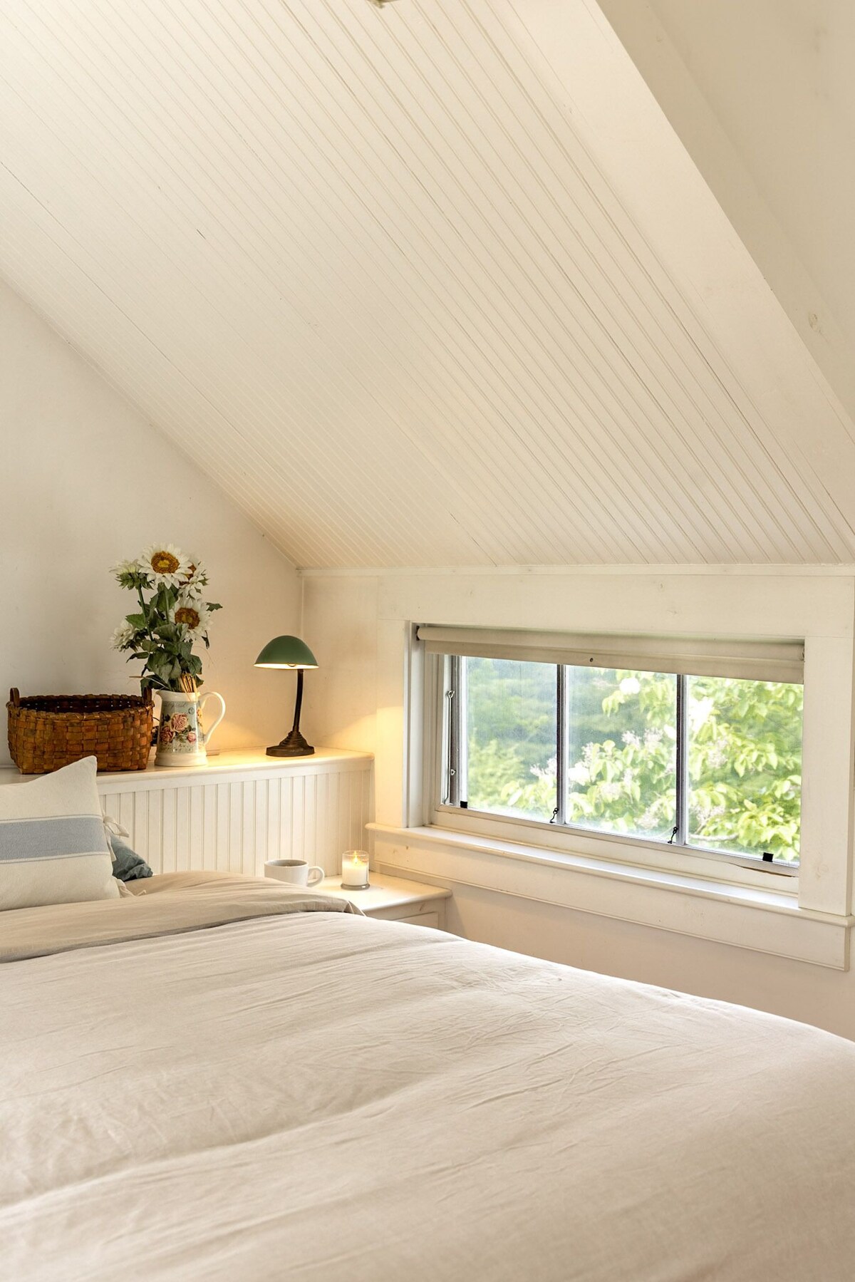 Authentic Award winning Farm house with Hot Tub and Sauna